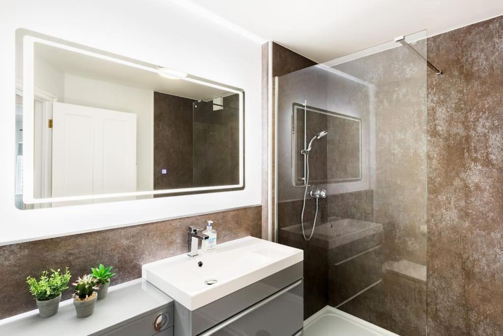 Fabulous Ground Floor Apartment. Great Malvern Exteriör bild